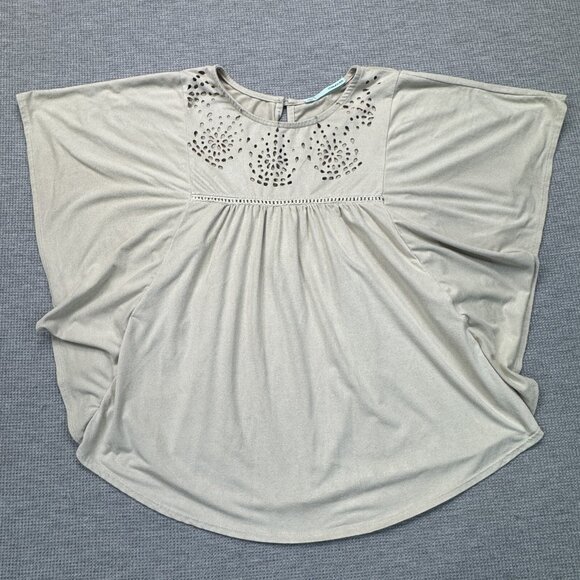 Maurices Womens Beige Tan Eyelet Blouse Short Dolman Sleeves Keyhole Size Small - Picture 4 of 15